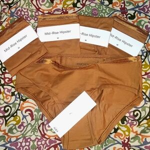 Knickey Mid-Rise Hipster lot